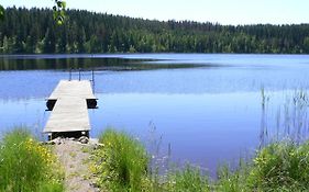 Vanha-Pälsilä lakeside farm